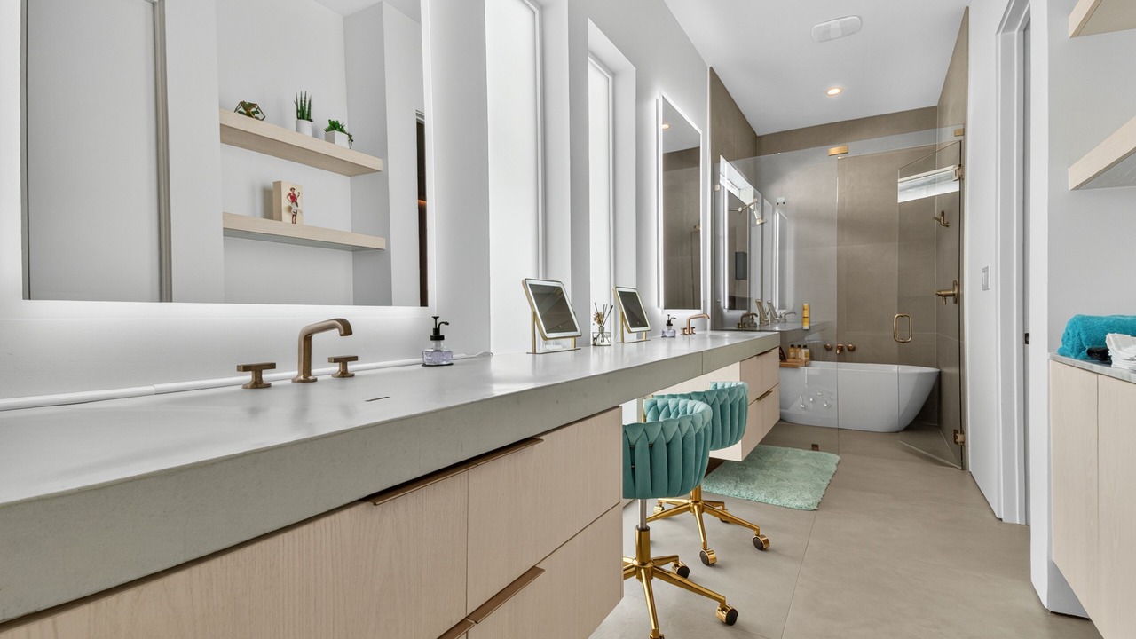 Photo of Bathroom in West Dallas