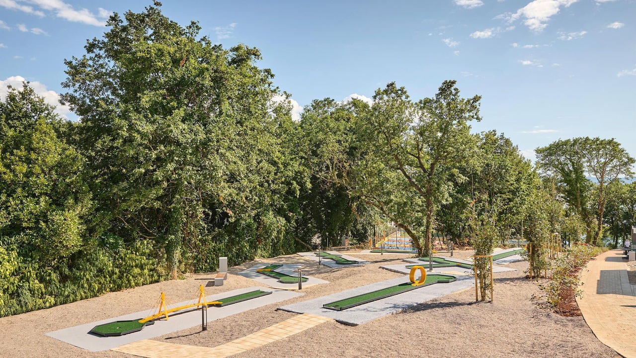 Photo of Others in Omisalj