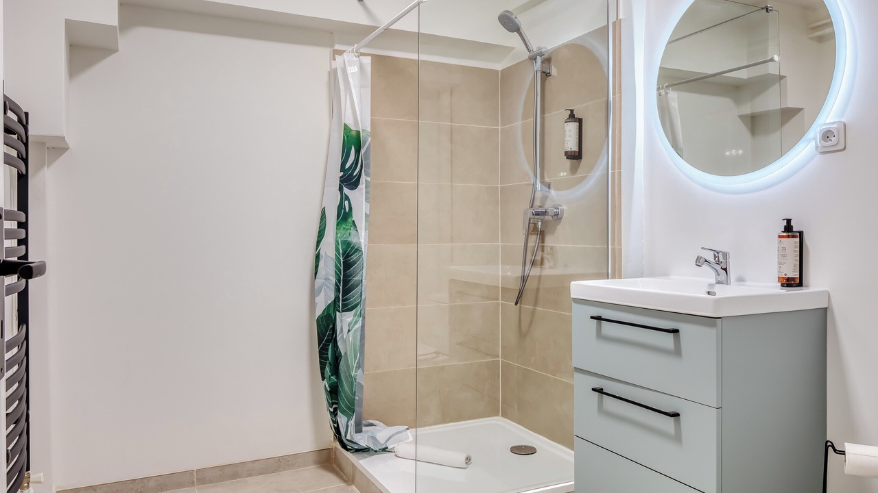 Photo of Bathroom in Coteaux Ouest