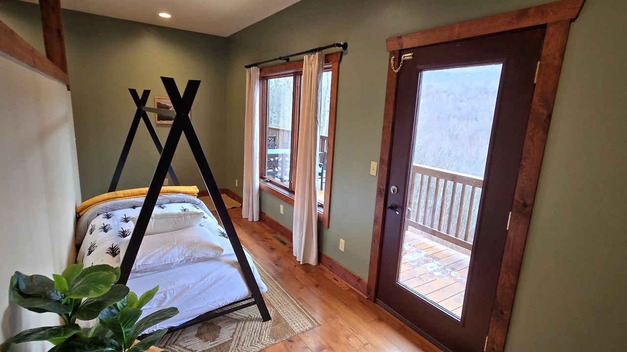 Photo of Bedroom in Slaty Fork