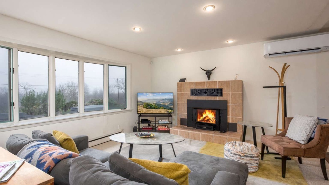 Photo of Livingroom in Glen Ellen
