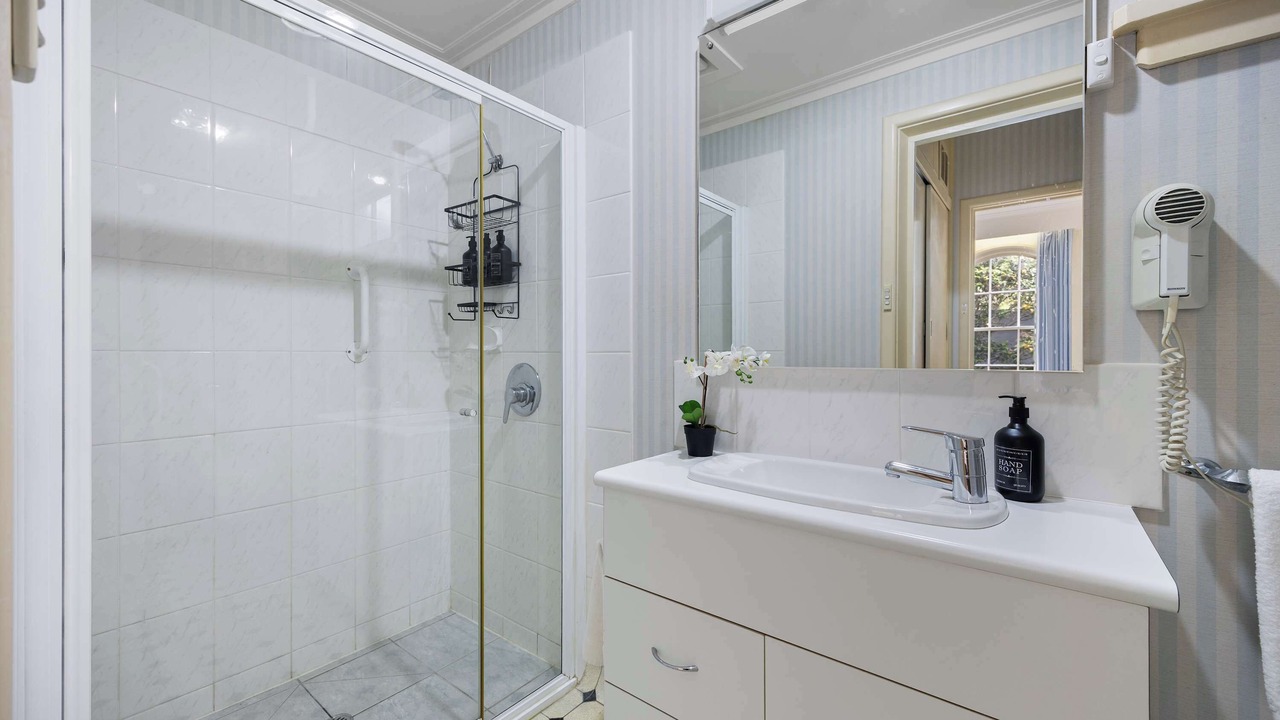 Photo of Bathroom in Lake Wendouree