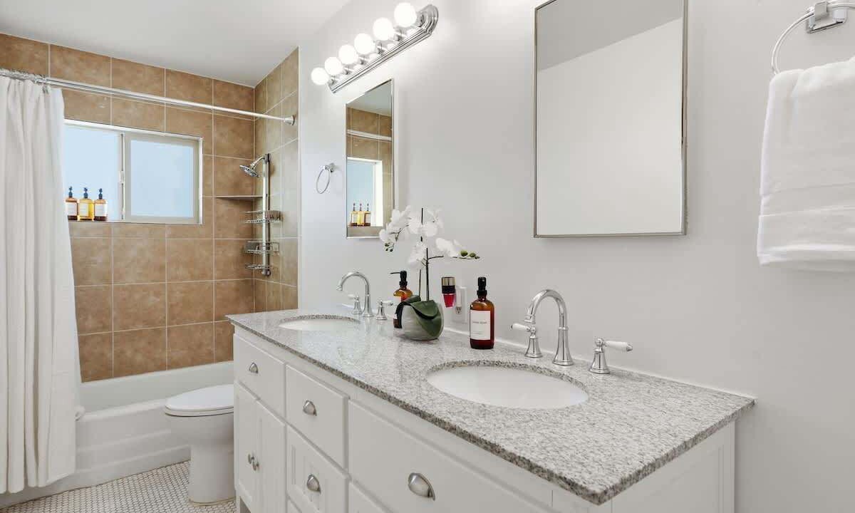Photo of Bathroom in Cavalier Vista