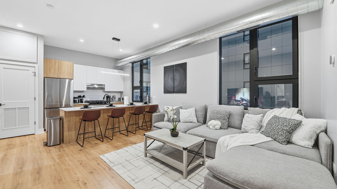 Photo of Livingroom in Edgewater Beach