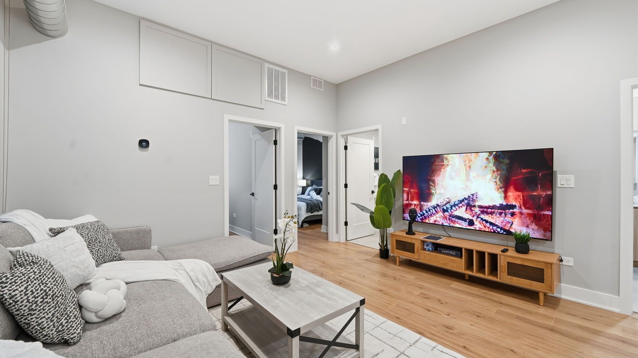 Photo of Livingroom in Edgewater Beach
