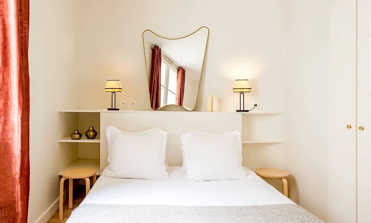 Photo of Bedroom in 8th Arrondissement