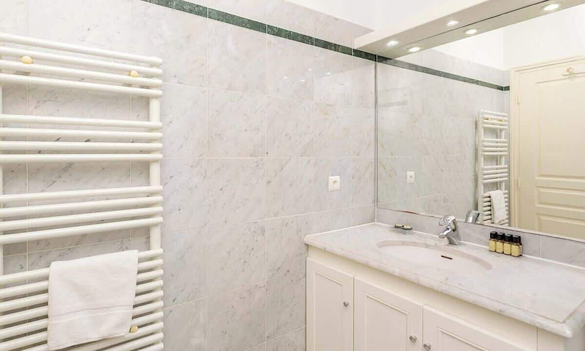 Photo of Bathroom in 8th Arrondissement