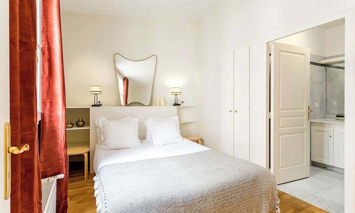 Photo of Bedroom in 8th Arrondissement