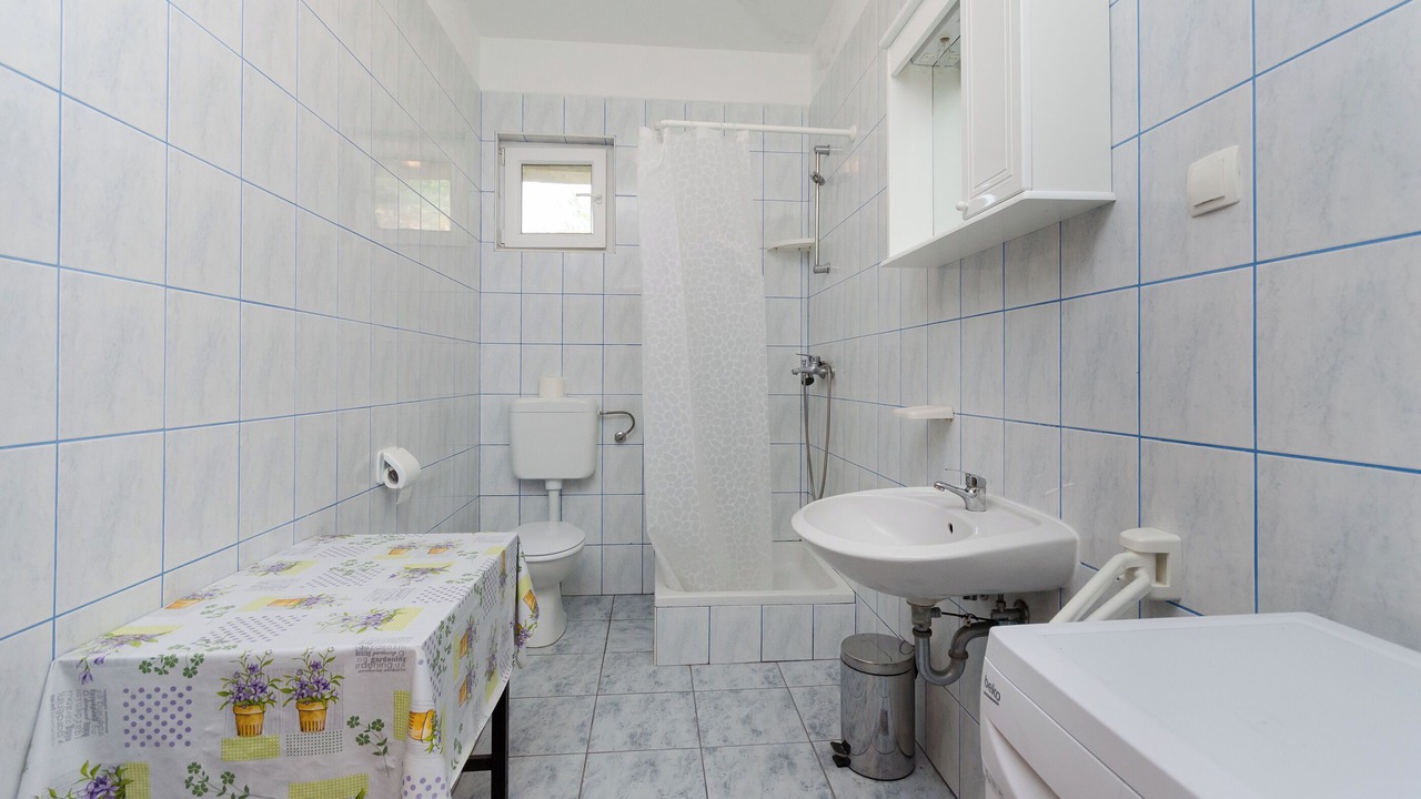 Photo of Bathroom in Lopar