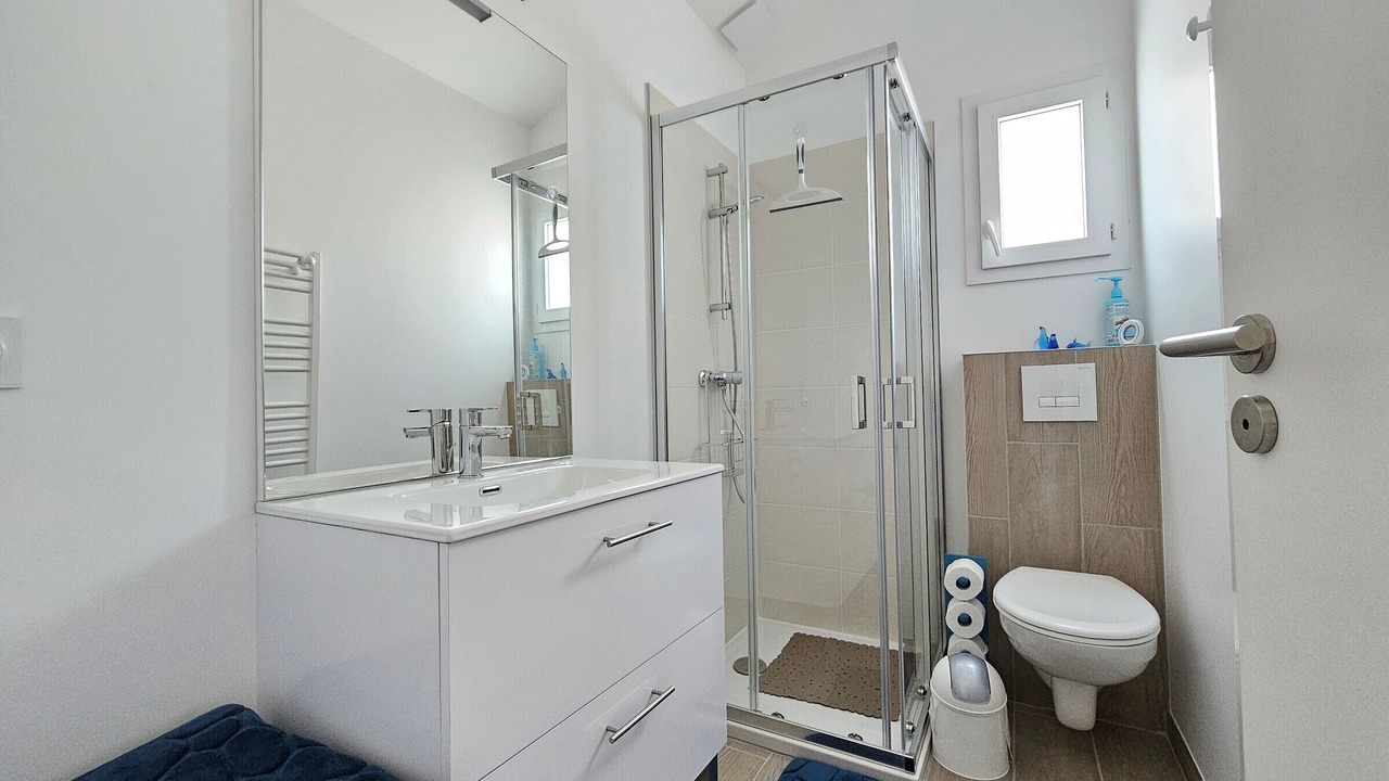 Photo of Bathroom in Grues