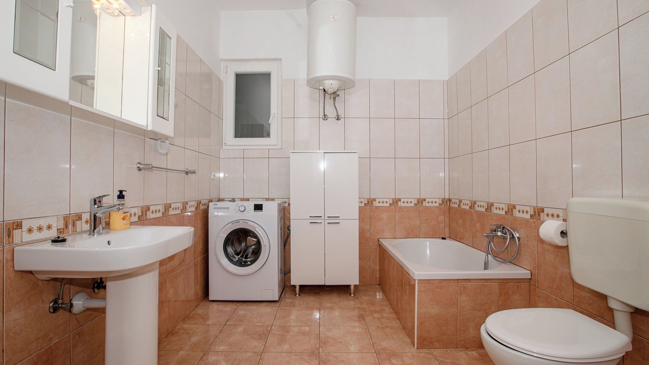 Photo of Bathroom in Rab