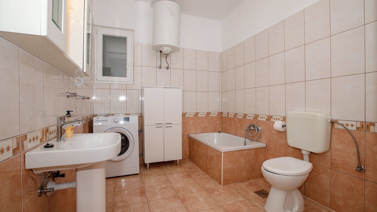 Photo of Bathroom in Rab