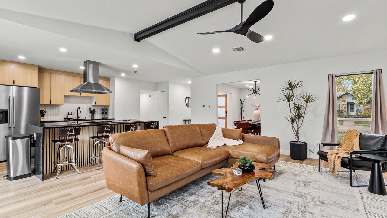 Photo of Livingroom in The Colony