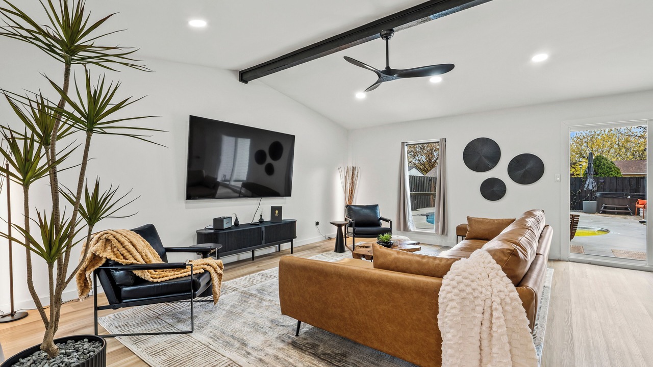 Photo of Livingroom in The Colony