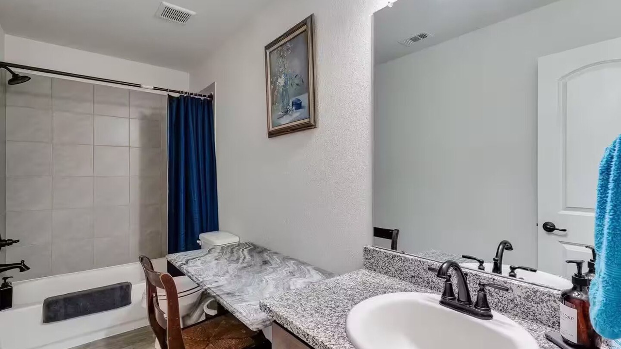Photo of Bathroom in Willis