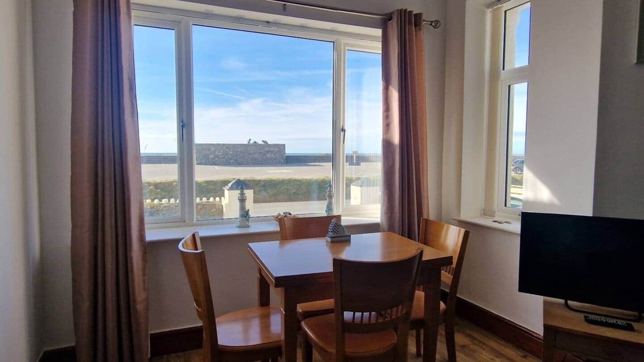 Photo of Others in Dinas Dinlle