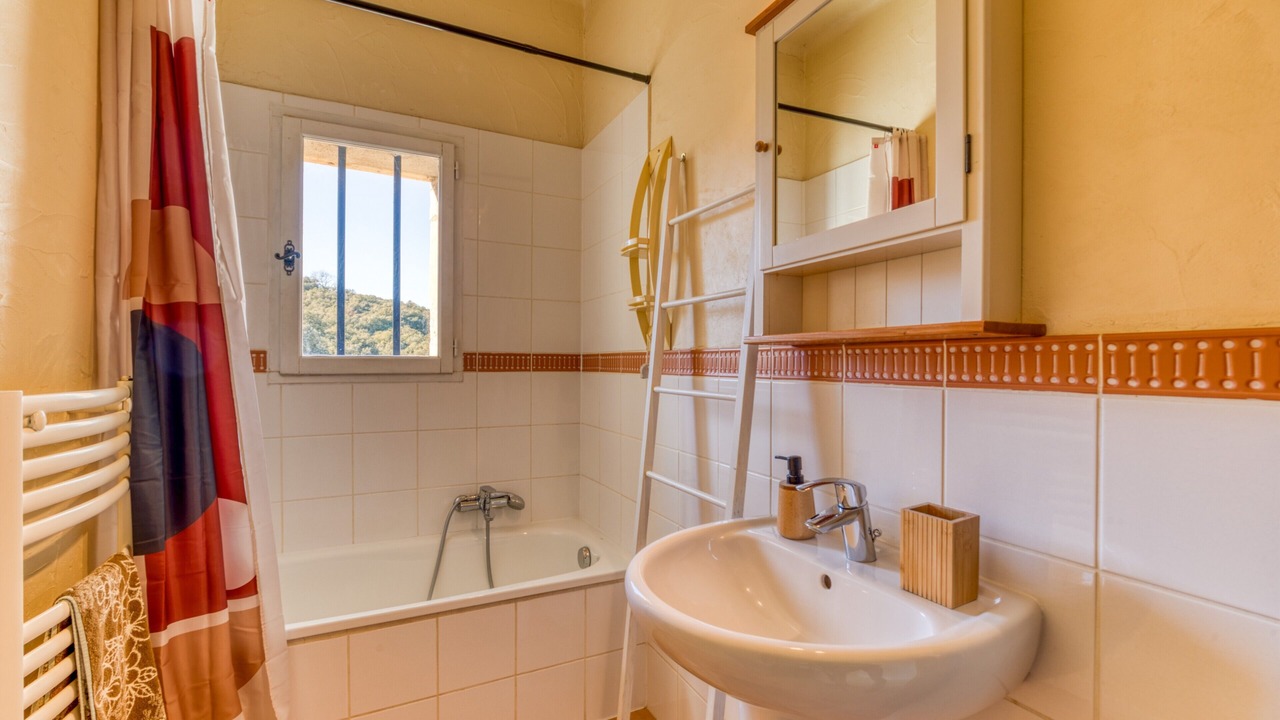 Photo of Bathroom in Causse-de-la-Selle