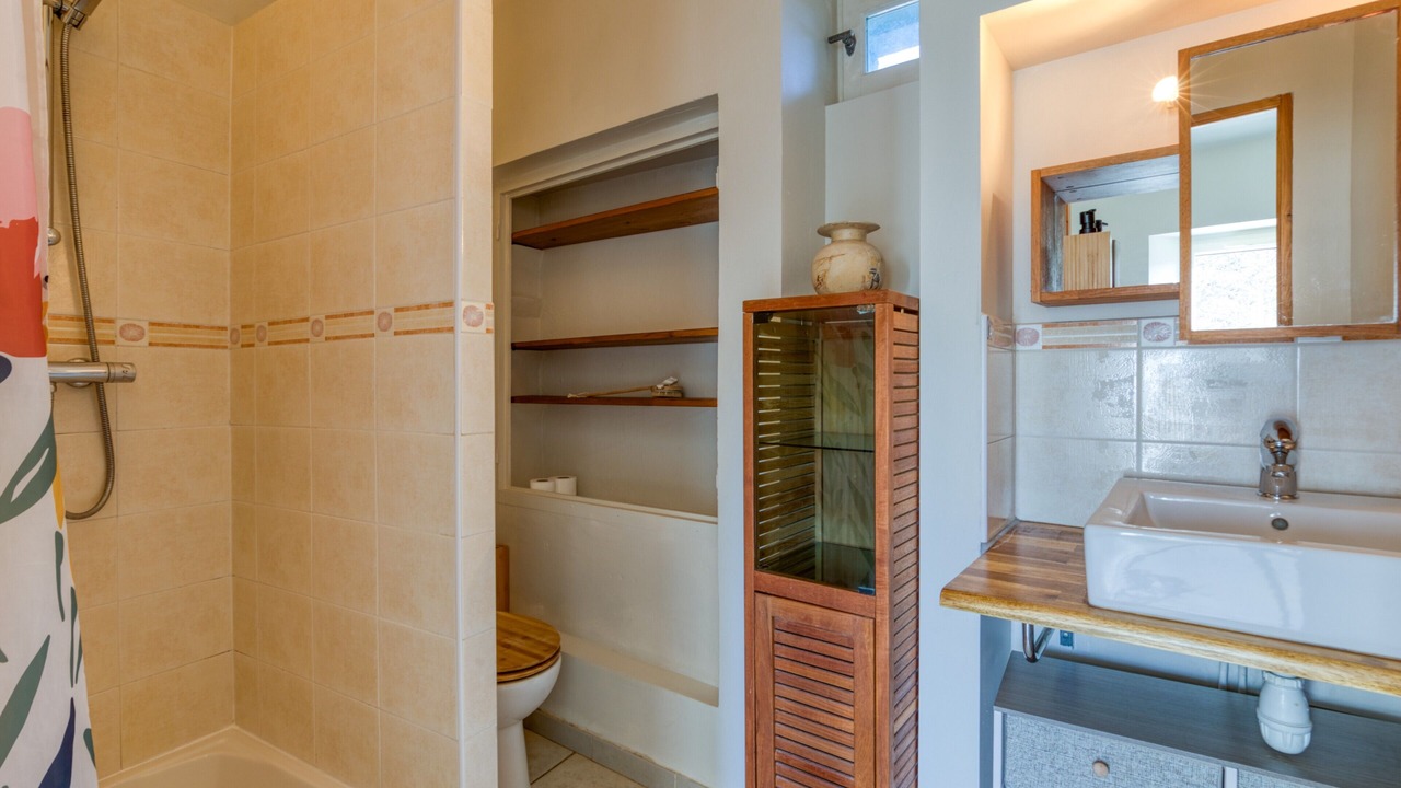 Photo of Bathroom in Causse-de-la-Selle