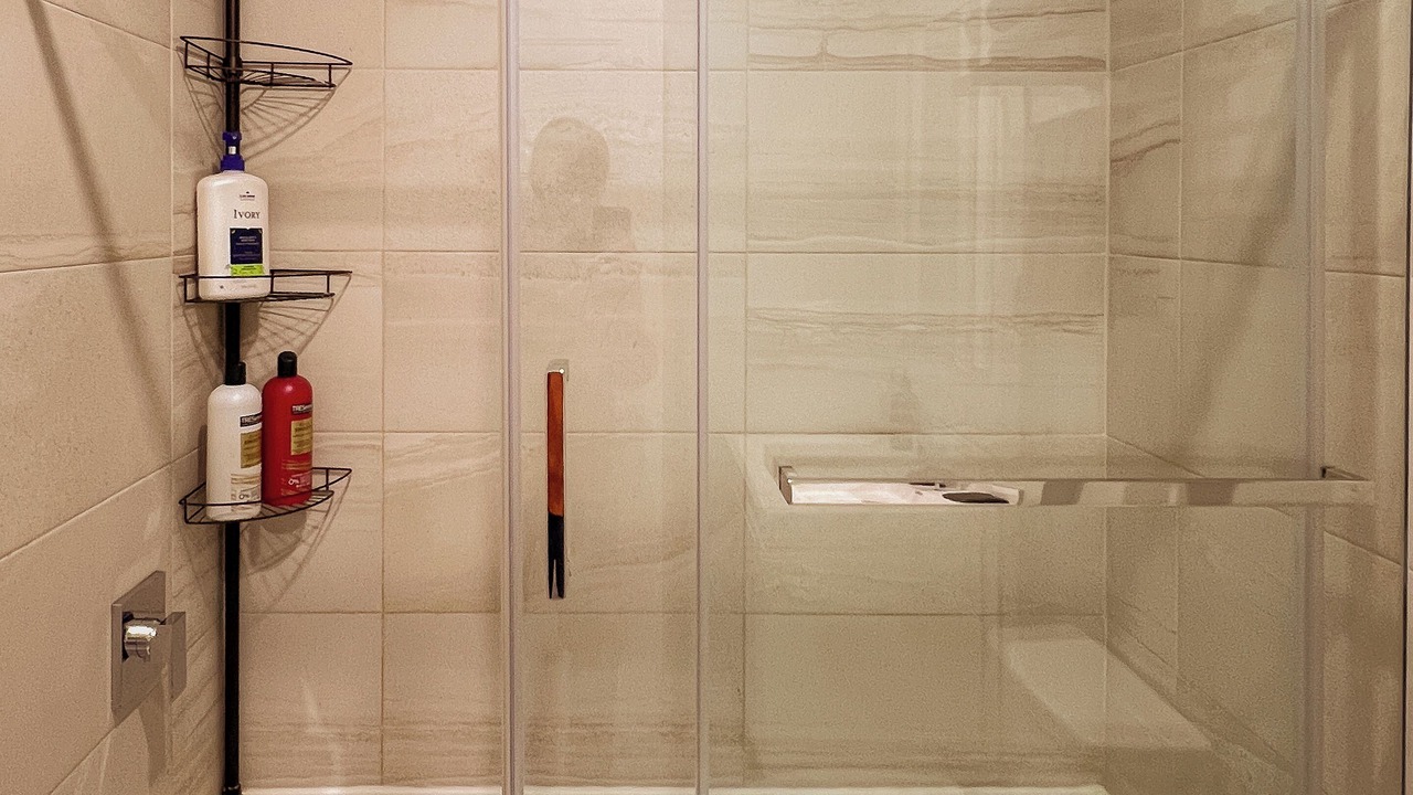 Photo of Bathroom in Cote-Des-Neiges—Notre-Dame-De-Grace
