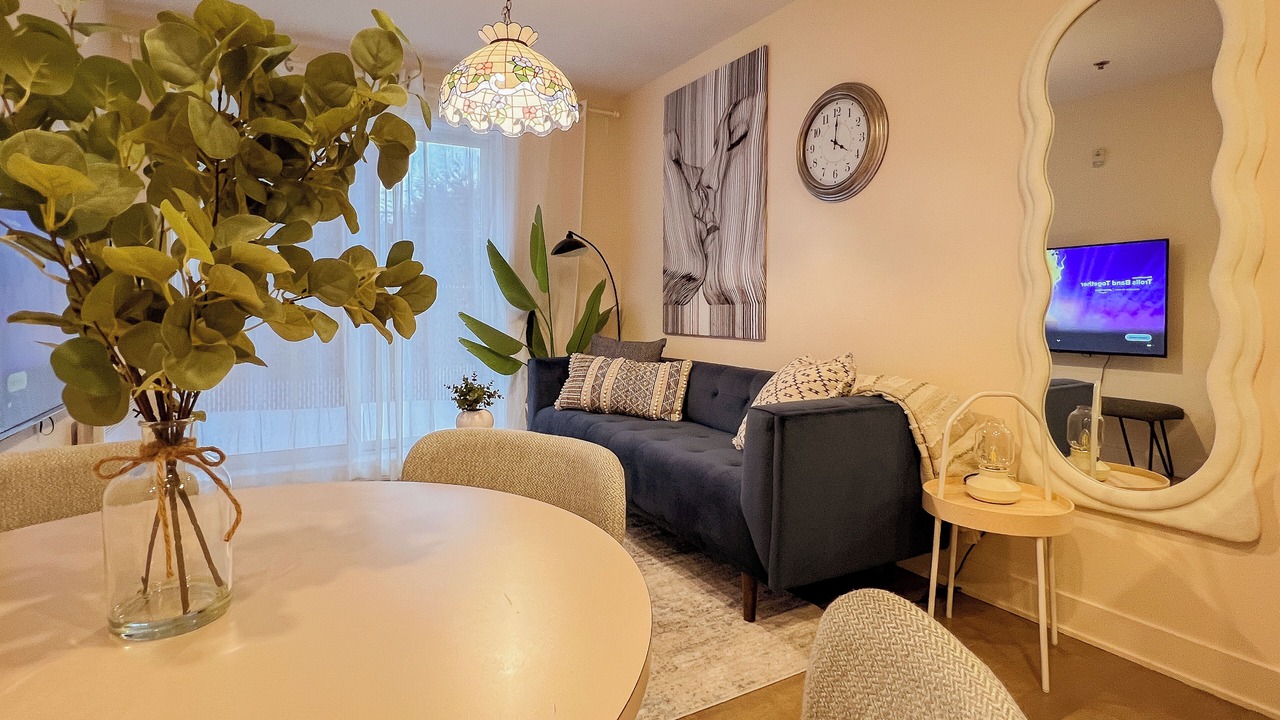 Photo of Livingroom in Cote-Des-Neiges—Notre-Dame-De-Grace