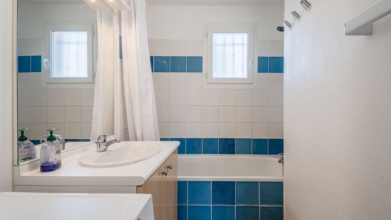 Photo of Bathroom in Homps