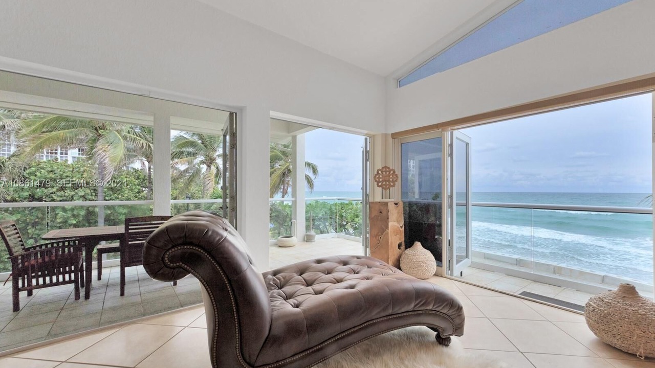 Photo of Livingroom in North Beach