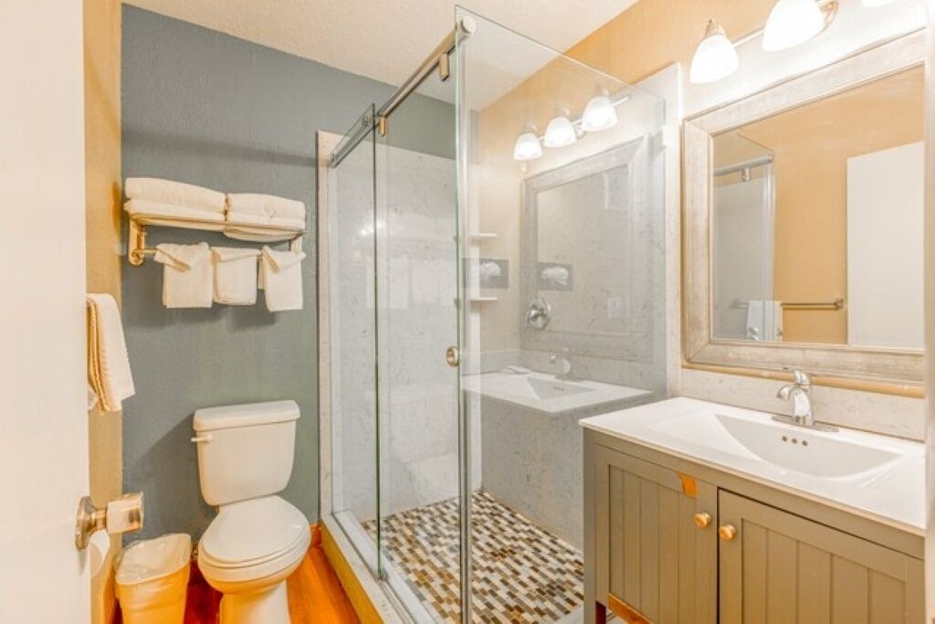 Photo of Bathroom in Loma Alta
