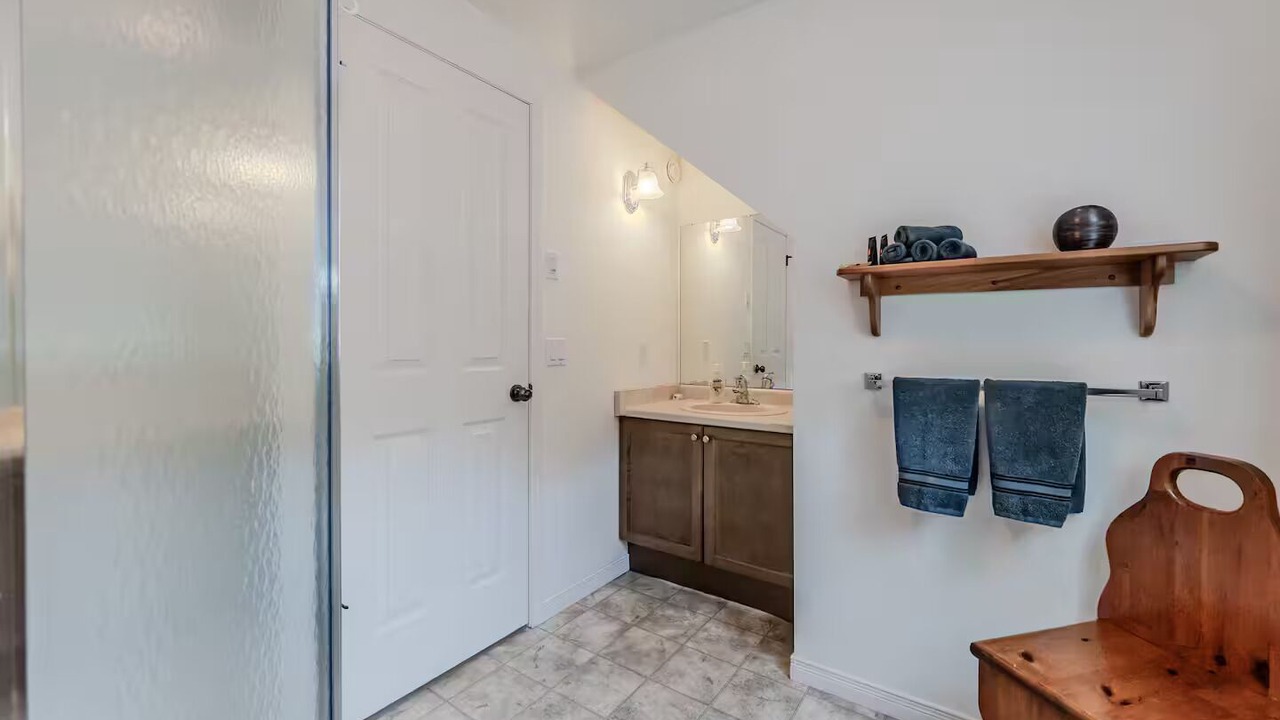 Photo of Bathroom in Lion's Head