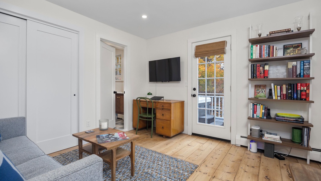 Photo of Livingroom in Hollowville