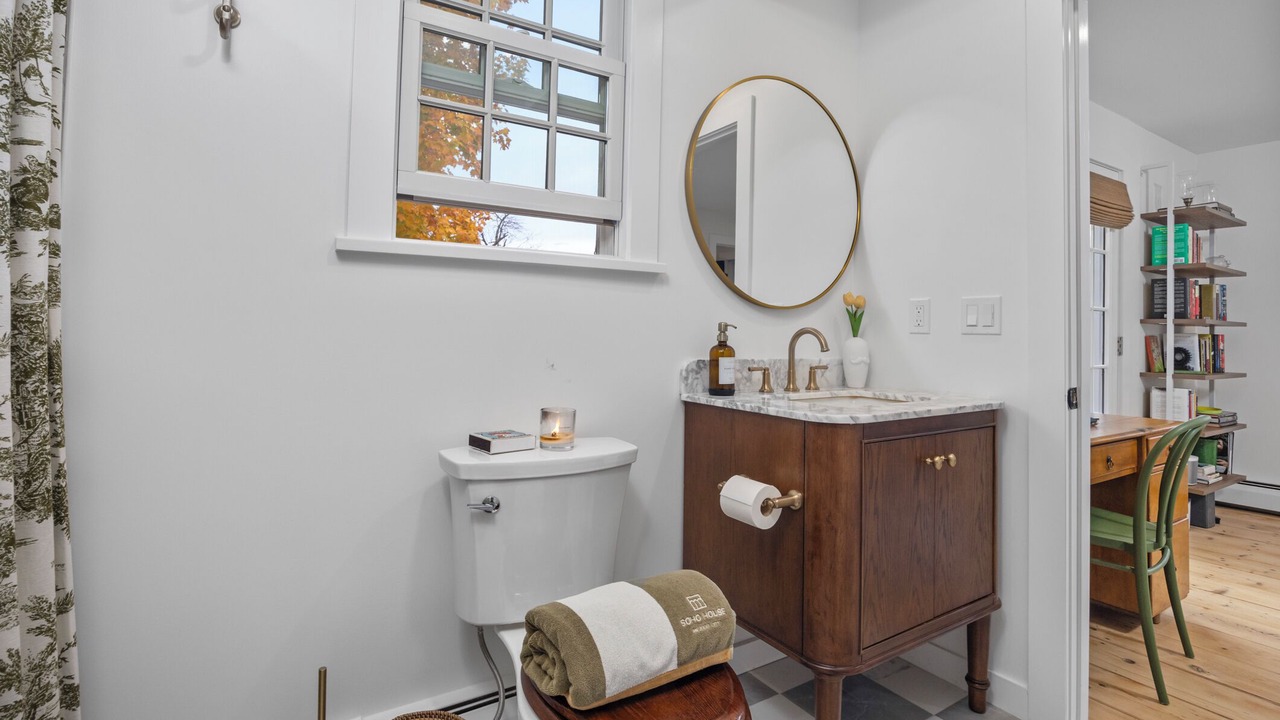 Photo of Bathroom in Hollowville