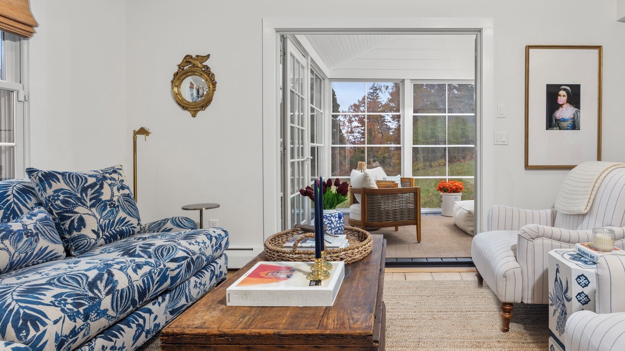 Photo of Livingroom in Hollowville