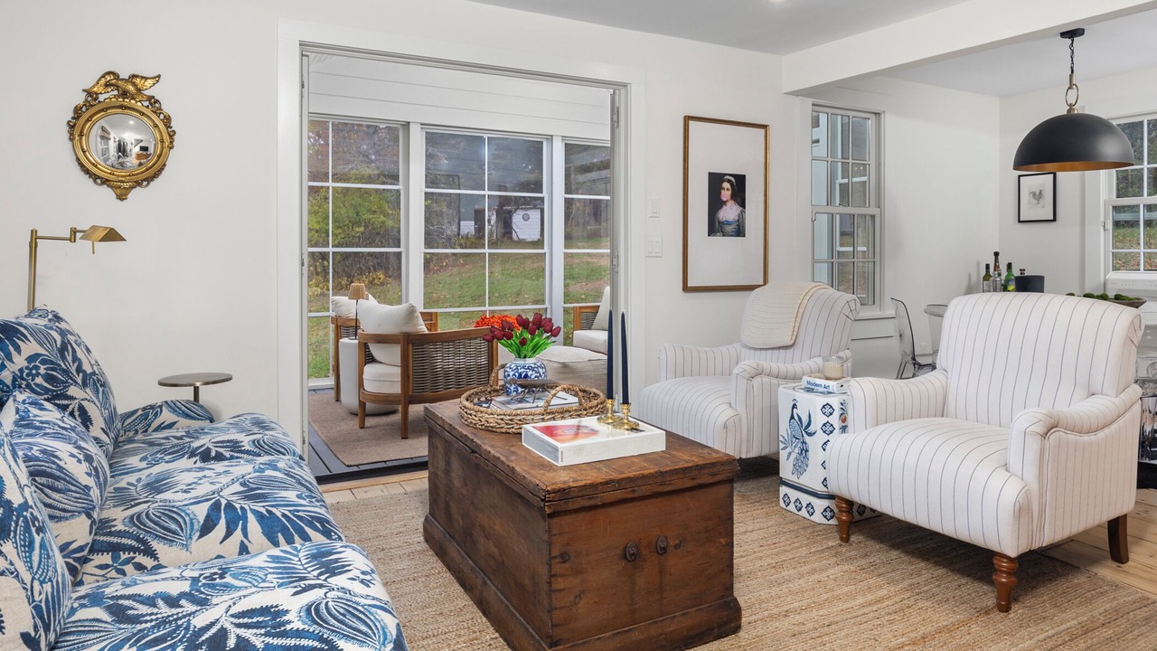 Photo of Livingroom in Hollowville