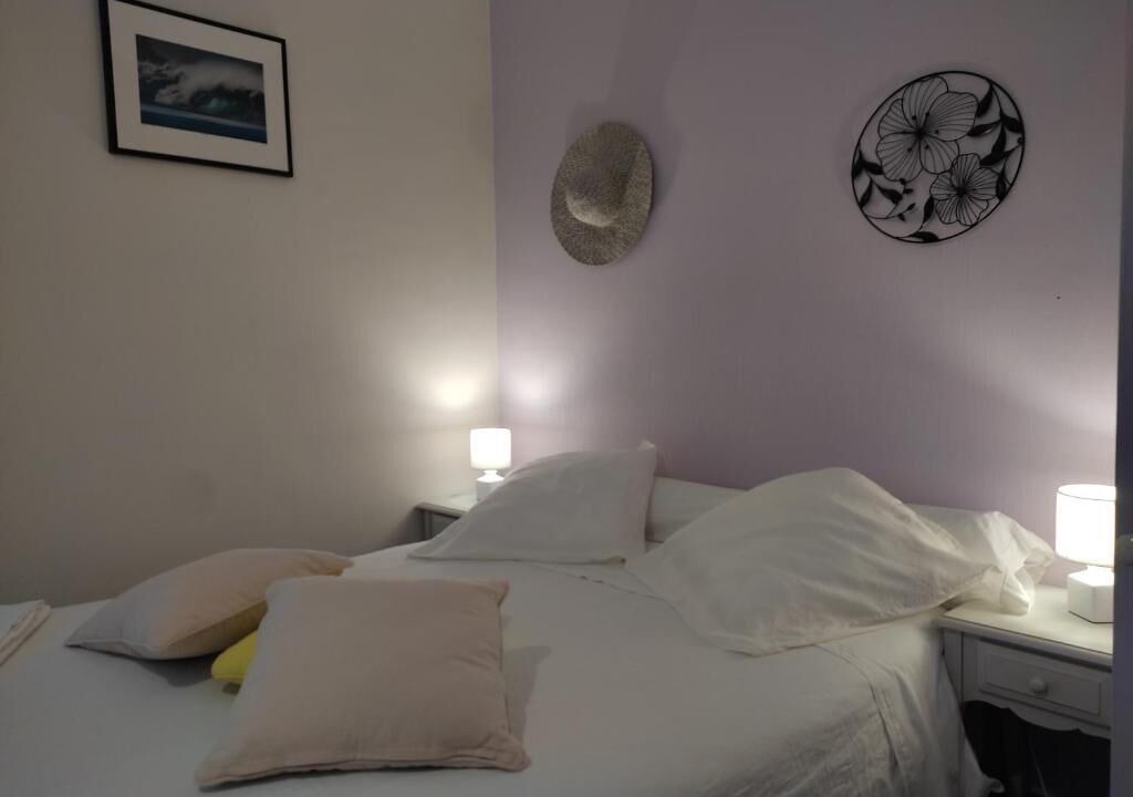 Photo of Bedroom in Oloron-Sainte-Marie