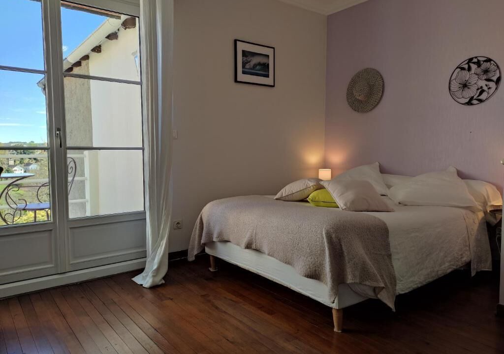 Photo of Bedroom in Oloron-Sainte-Marie