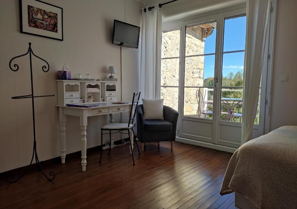 Photo of Bedroom in Oloron-Sainte-Marie