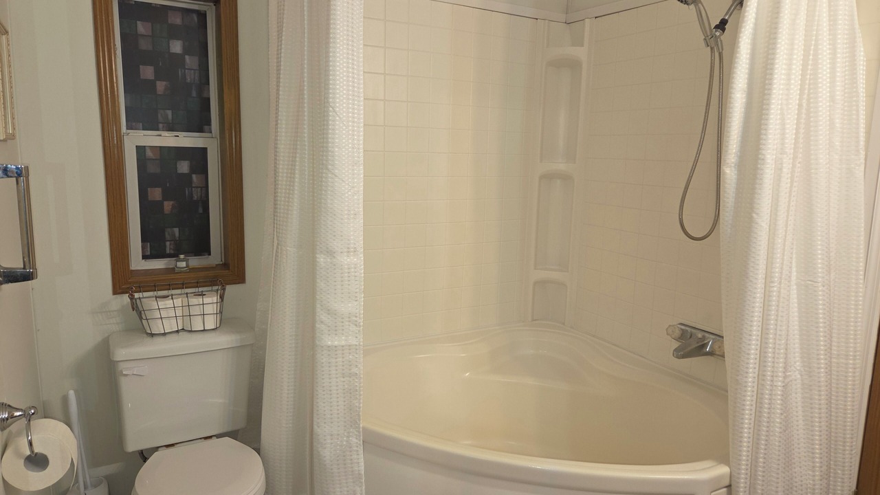 Photo of Bathroom in Nelsonville