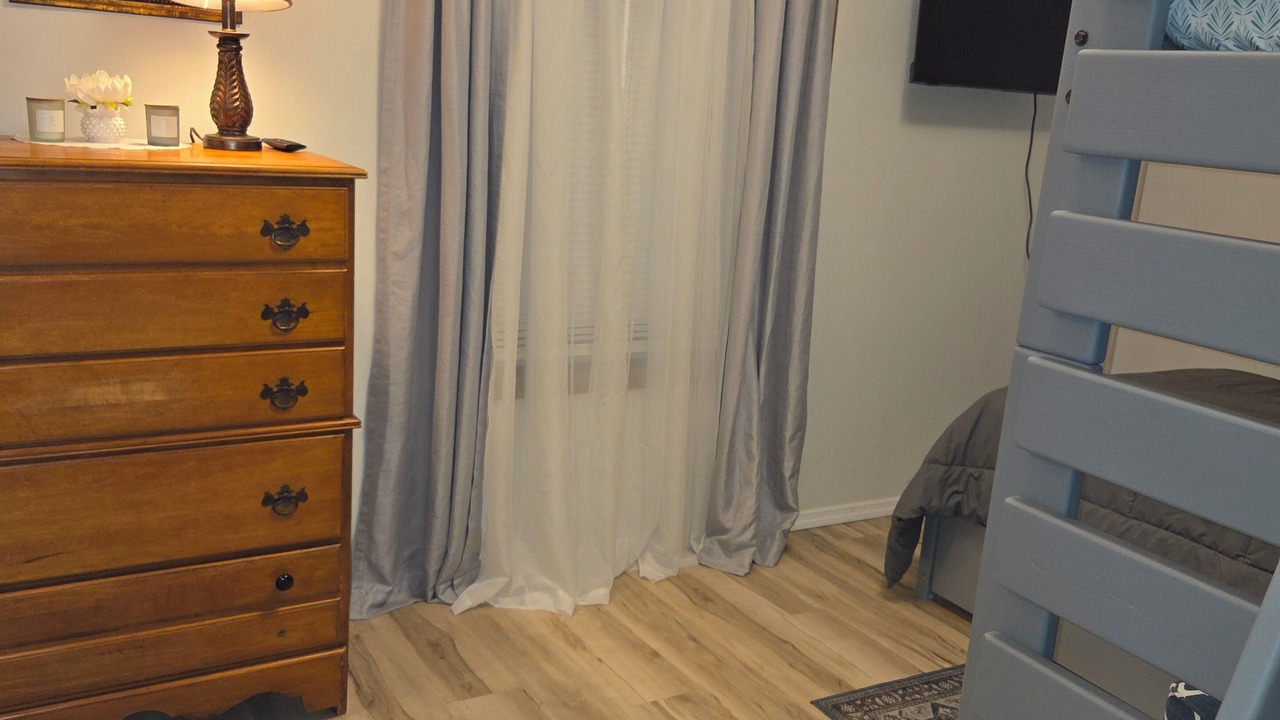 Photo of Bedroom in Nelsonville