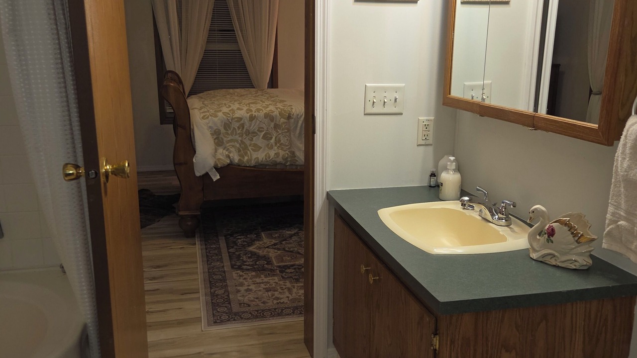 Photo of Bathroom in Nelsonville