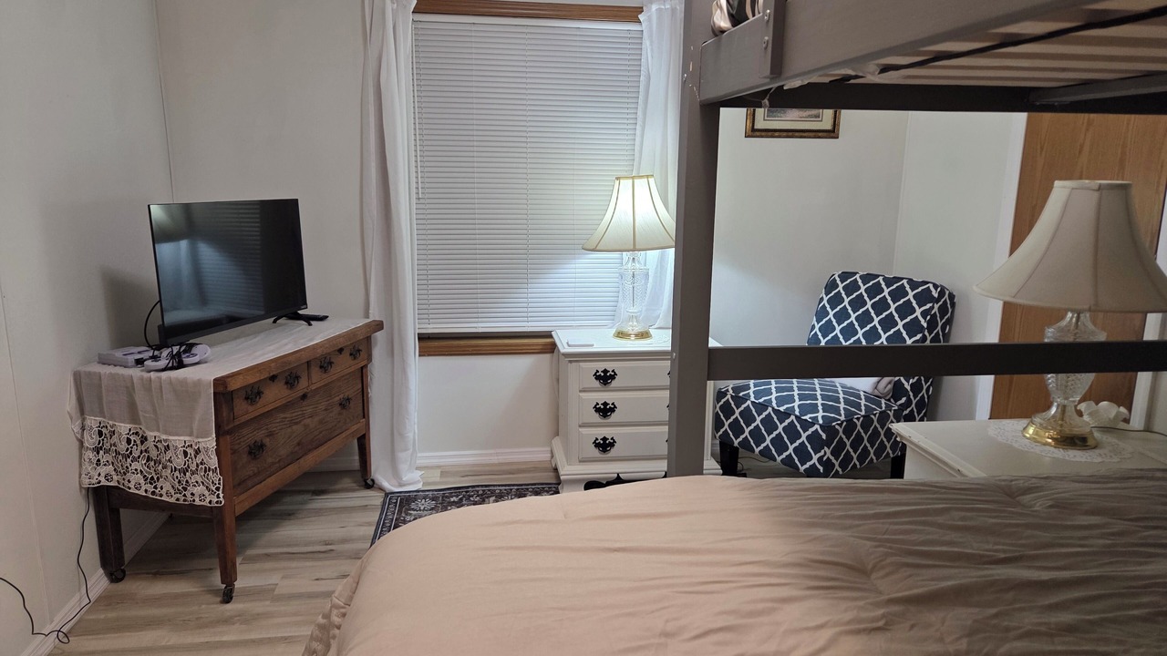 Photo of Bedroom in Nelsonville