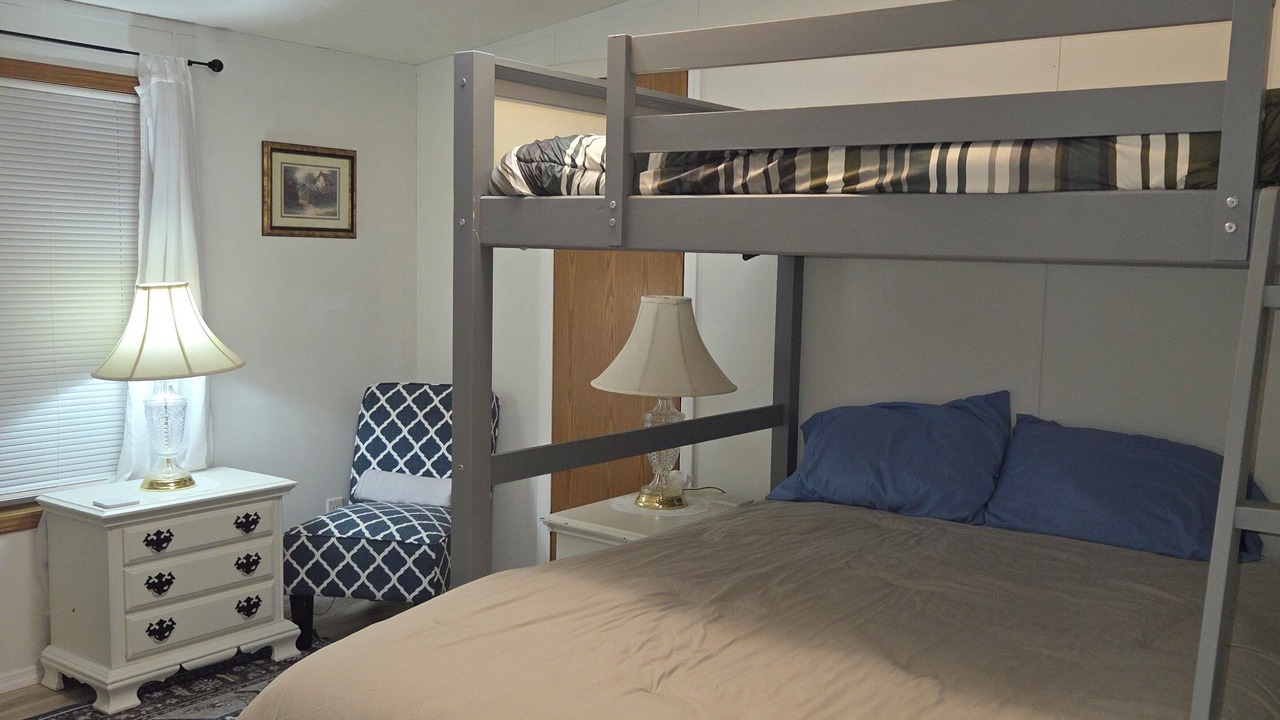 Photo of Bedroom in Nelsonville
