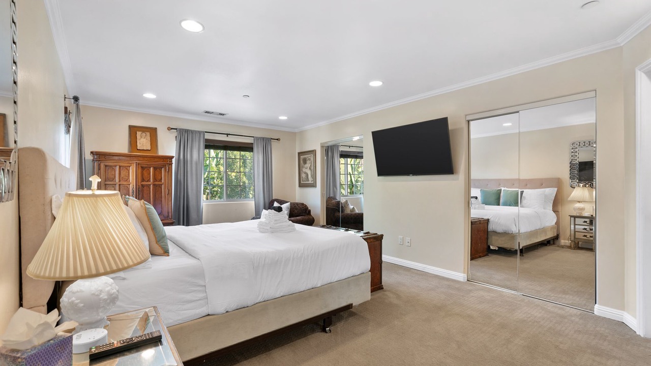 Photo of Bedroom in Burbank