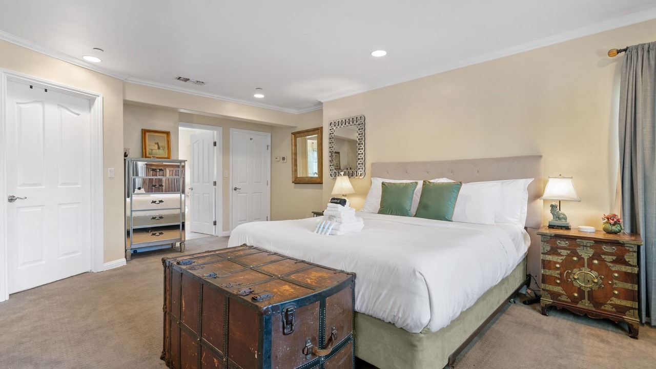 Photo of Bedroom in Burbank