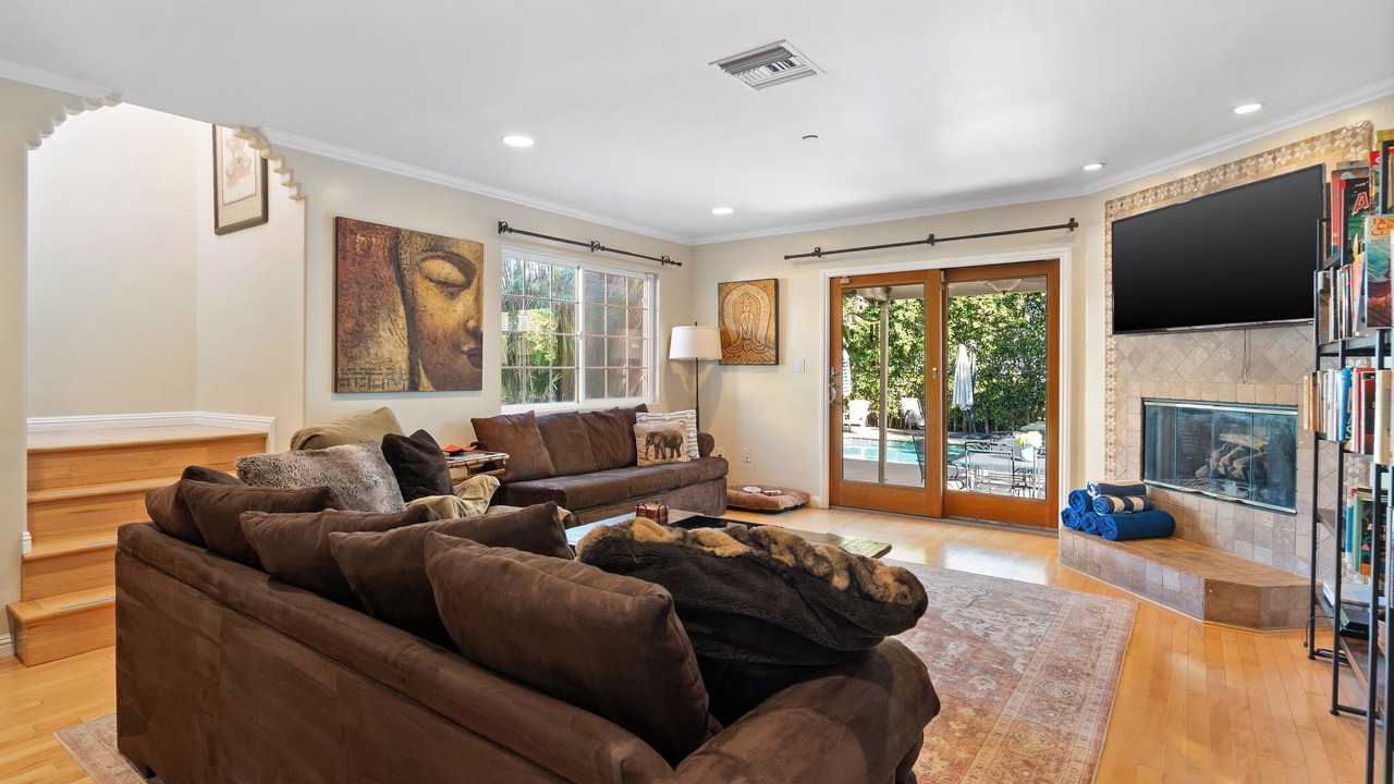 Photo of Livingroom in Burbank