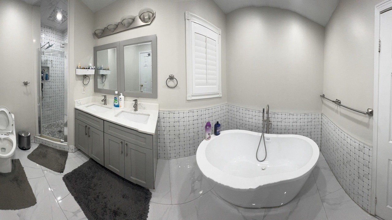 Photo of Bathroom in Central Erin Mills