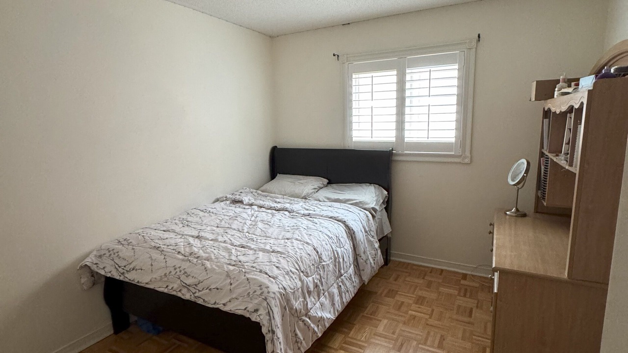 Photo of Bedroom in Central Erin Mills