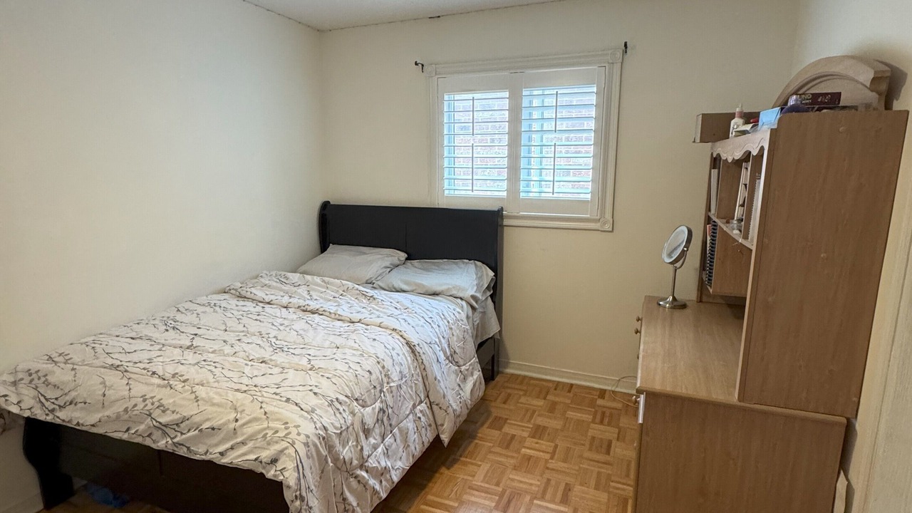 Photo of Bedroom in Central Erin Mills