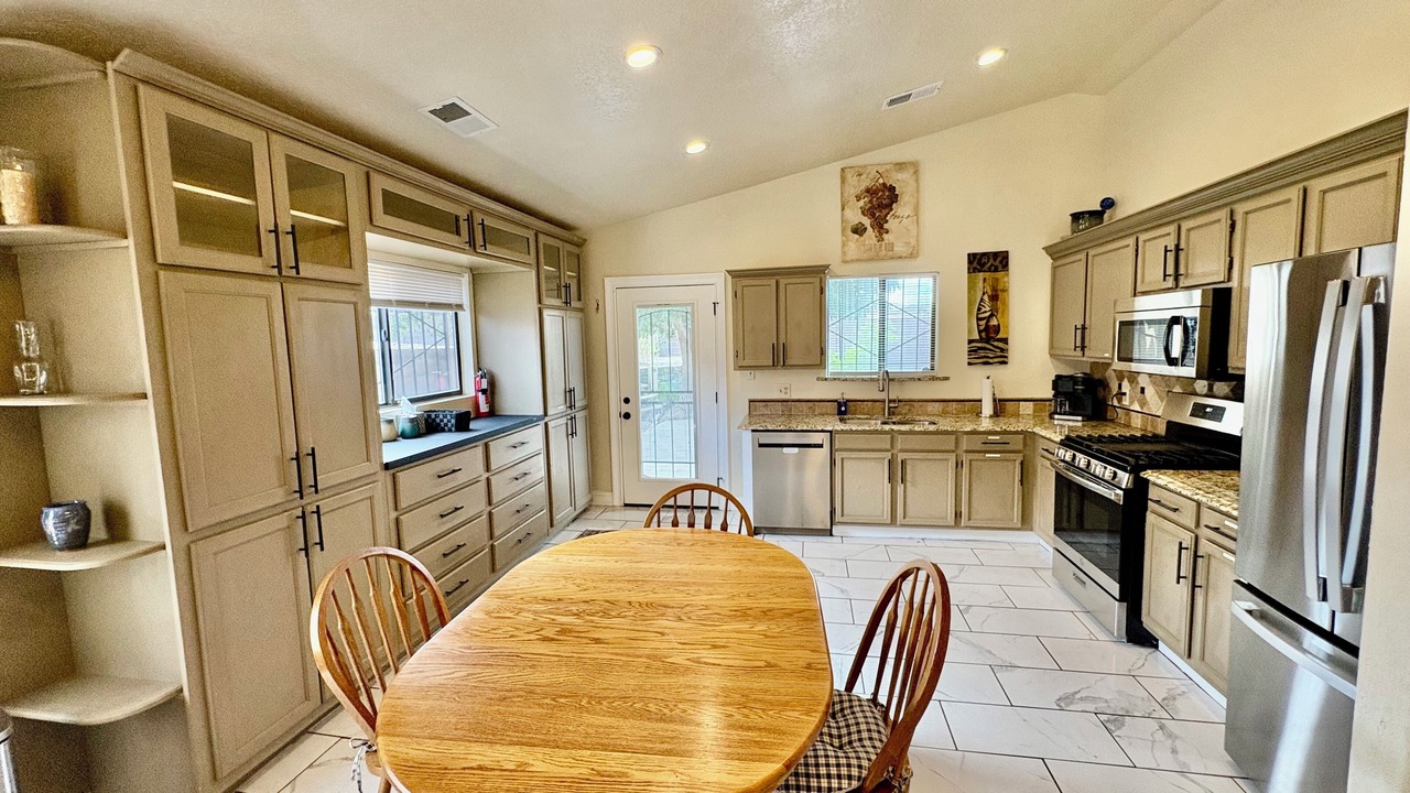 Photo of Kitchen in Ladera West