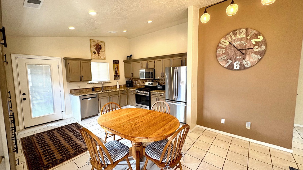 Photo of Kitchen in Ladera West