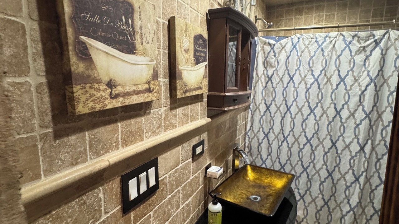 Photo of Bathroom in Near West Side