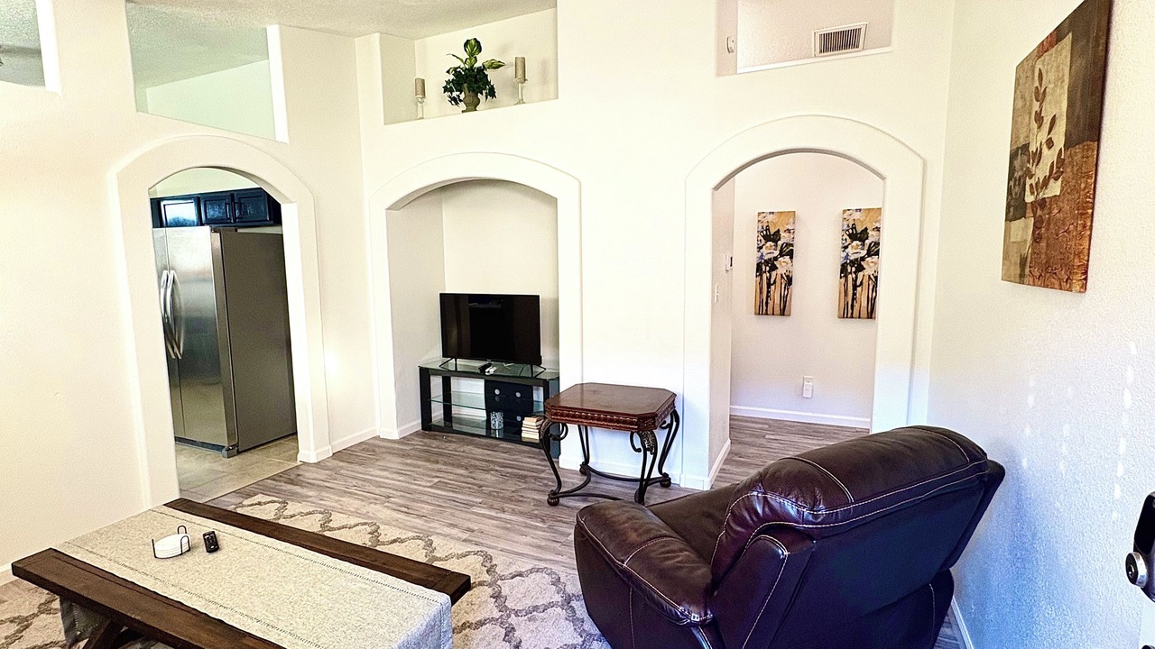 Photo of Livingroom in Skies West